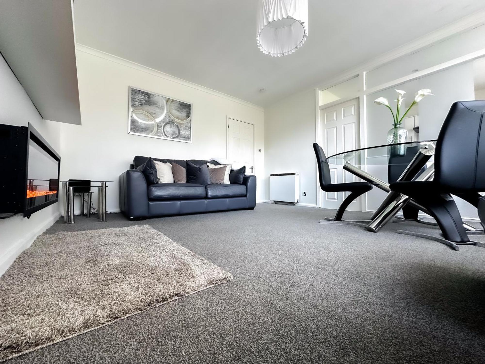 Contemporary And Cosy Birmingham Apartment- Free Parking & Wi-Fi Exterior photo